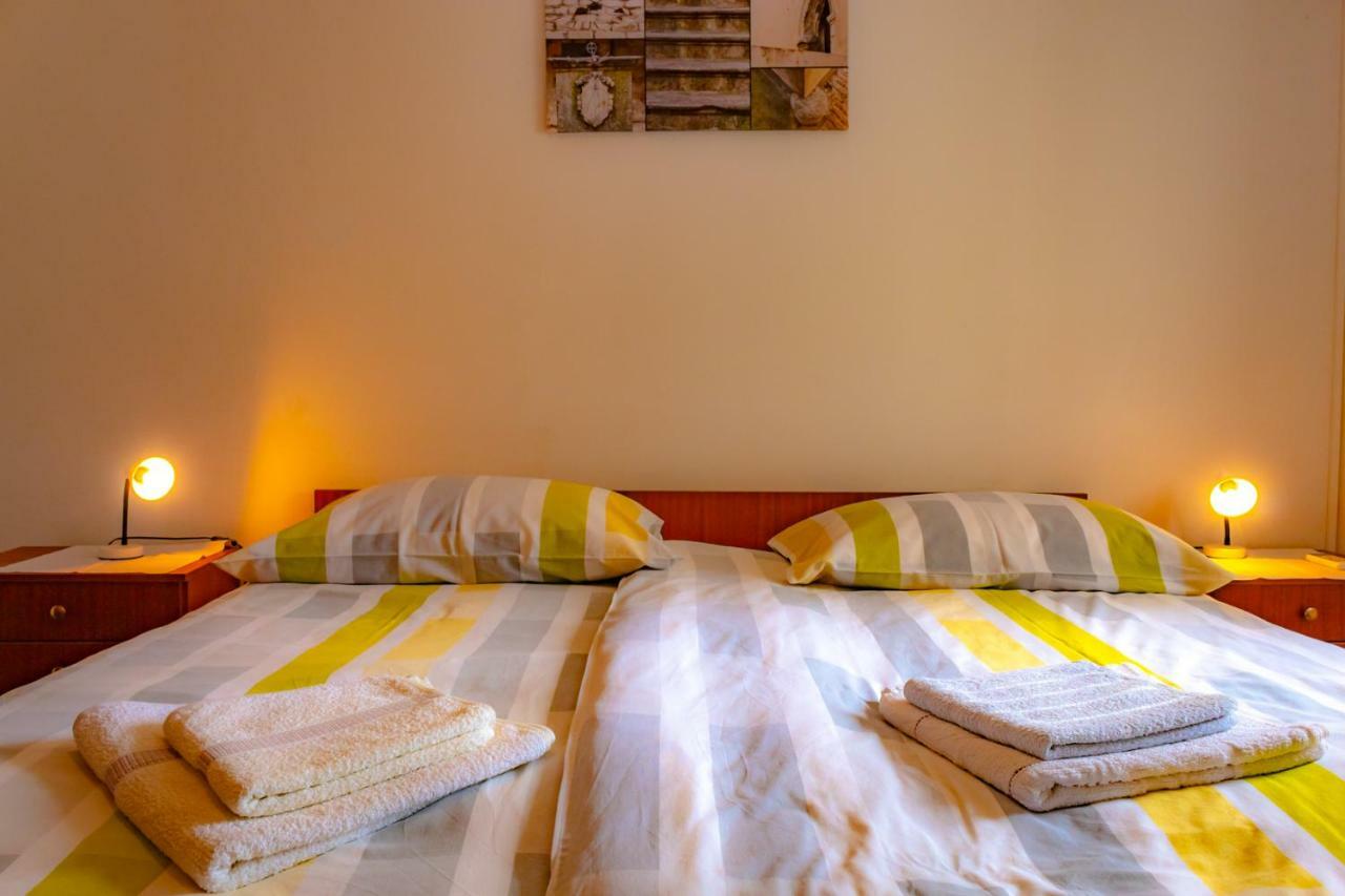 Kuca Za Odmor Kornic Villa Buitenkant foto