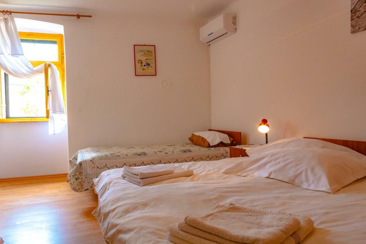 Kuca Za Odmor Kornic Villa Buitenkant foto